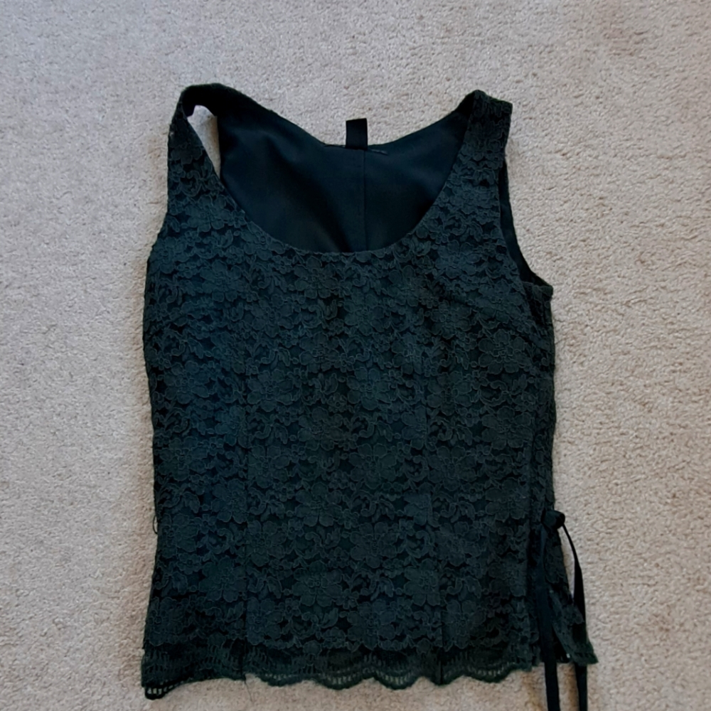 H&M hunter Green top. Small size 4